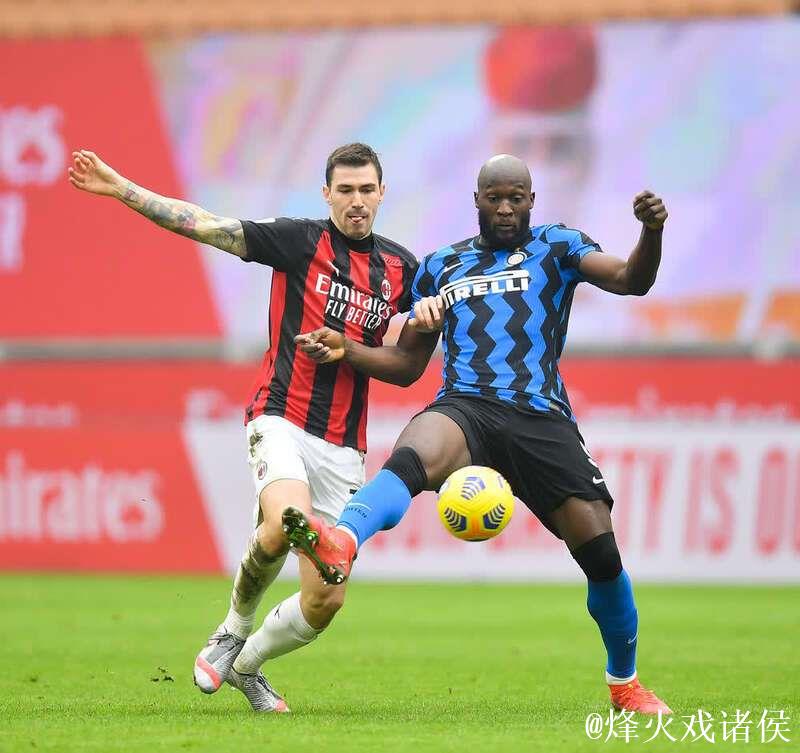 四个月后首次亮相主场,米兰副主席巴雷西病愈回归看台 四个月后首次亮相主场,米兰副主席巴雷西病愈回归看台